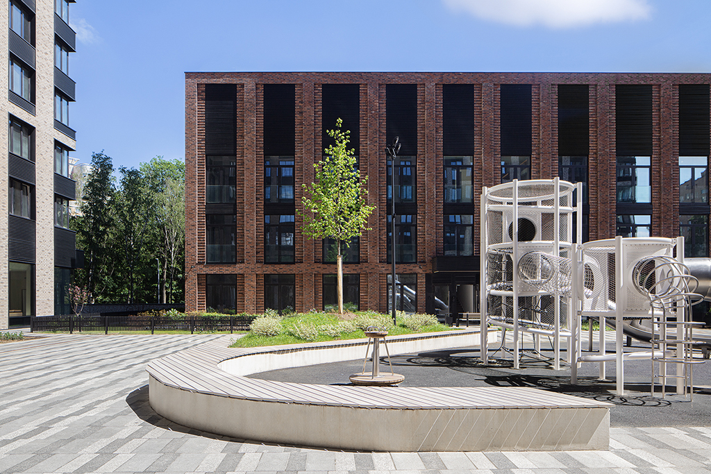 Двор для детей в новостройке “Фестиваль Парк